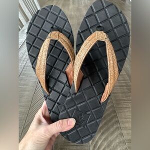 Reef Star Dreams Quilted Flip Flop Sandals Black and Gold Women’s Size 9